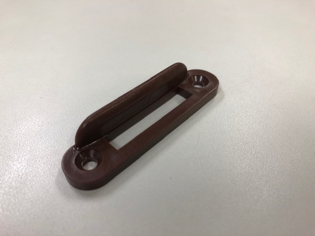 053045】L型受座プラスチック ブラウン