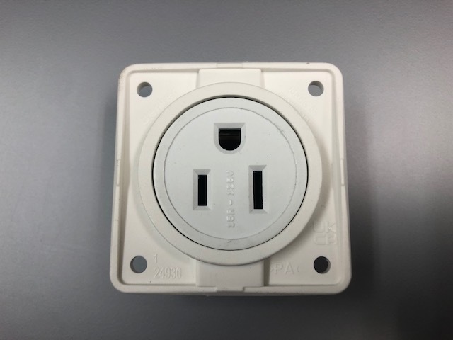 Berker ACソケット USA ホワイト