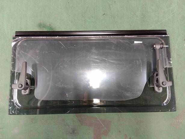 アウトレット【#032096】Dometic D-Lux 交換用アクリル窓：500×300（新古品）
