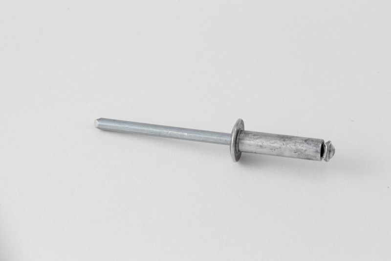 095008】リベットタコ足 4.8mmピールタイプ