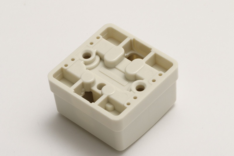 man2ira様 172081】露出コンセント 2P