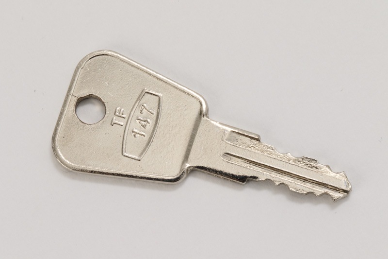 031060】バゲージドア キーのみ