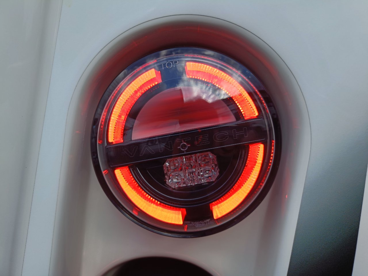 丸型LEDテールランプ  ストップ/スモール/ウインカー