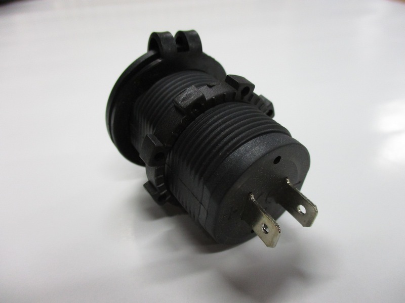�ڡ�172110�����2ϢUSB�����åȡ�12V