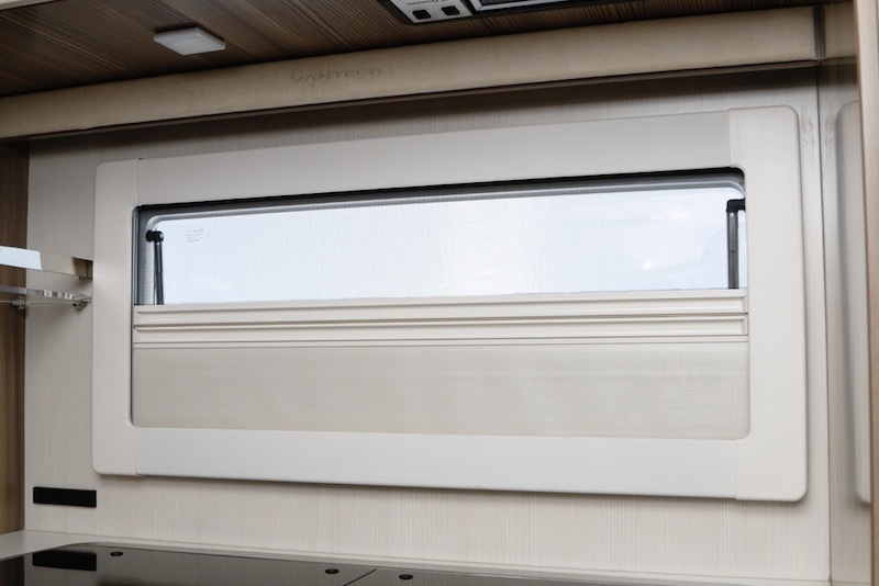 Dometic ������륦����ɡ�D-LUX�ʥǥ�����å�����