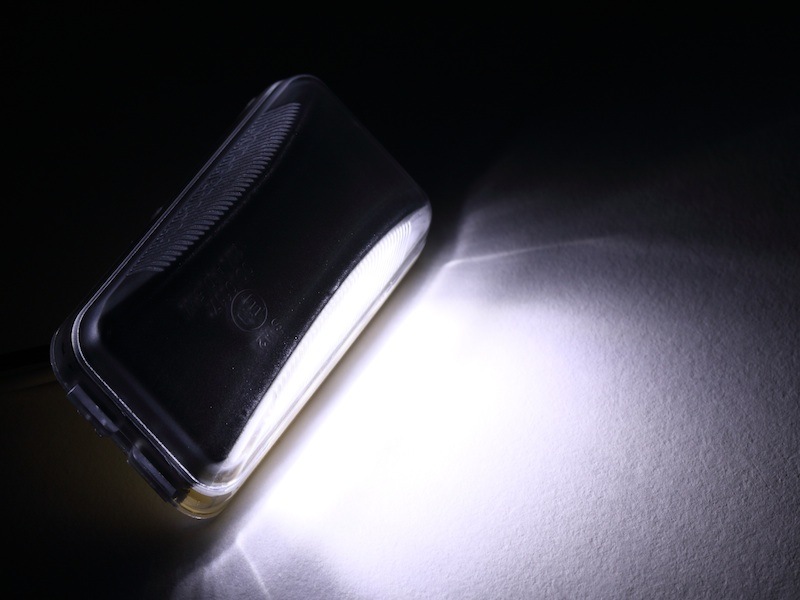 �ڡ�211083��LED�饤���󥹥��ס�10-30V