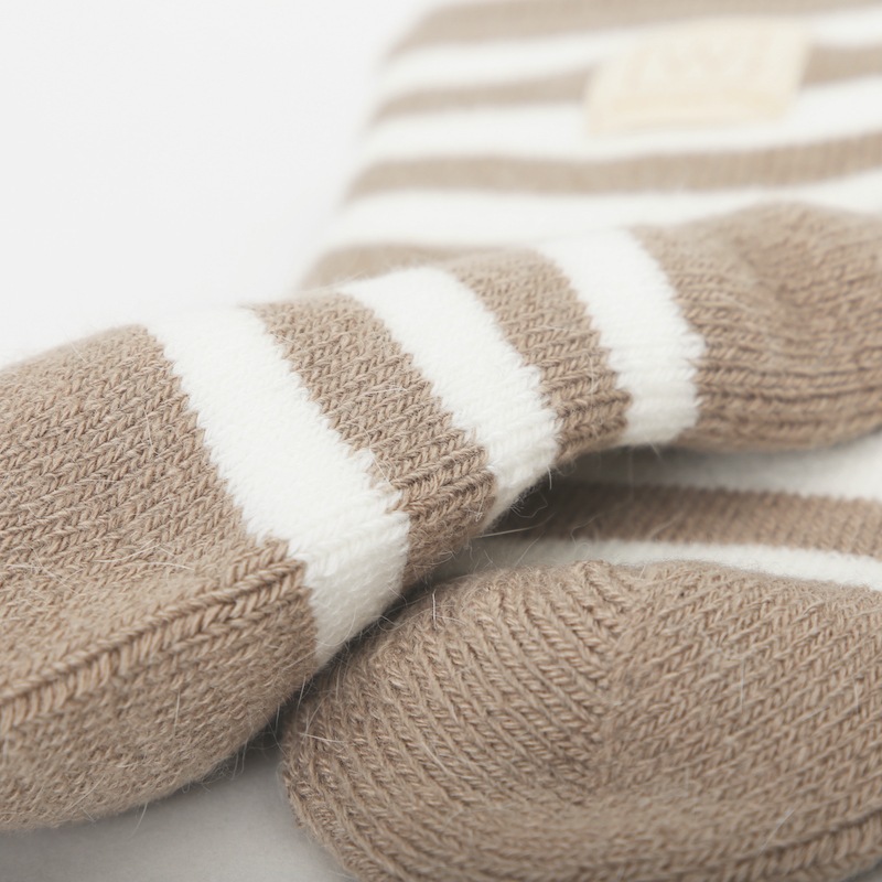 冷えと戦うルームソックス W+－ボーダー