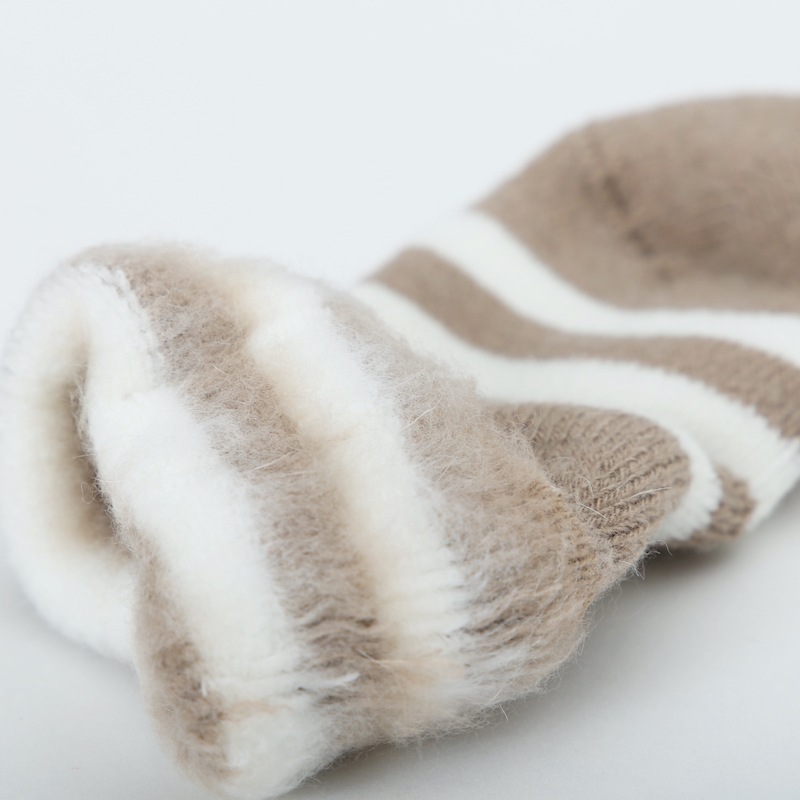 冷えと戦うルームソックス W+－ボーダー