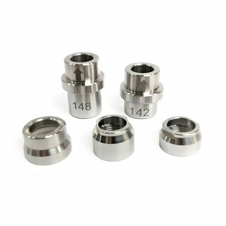 (�᡼�����б�����)wahoo ��ա� KICKR THRU AXLE KIT ���롼�������륭�å� �ȥ졼�ʡ����ץ����(WFTHRAXKIT)(0850010131917)