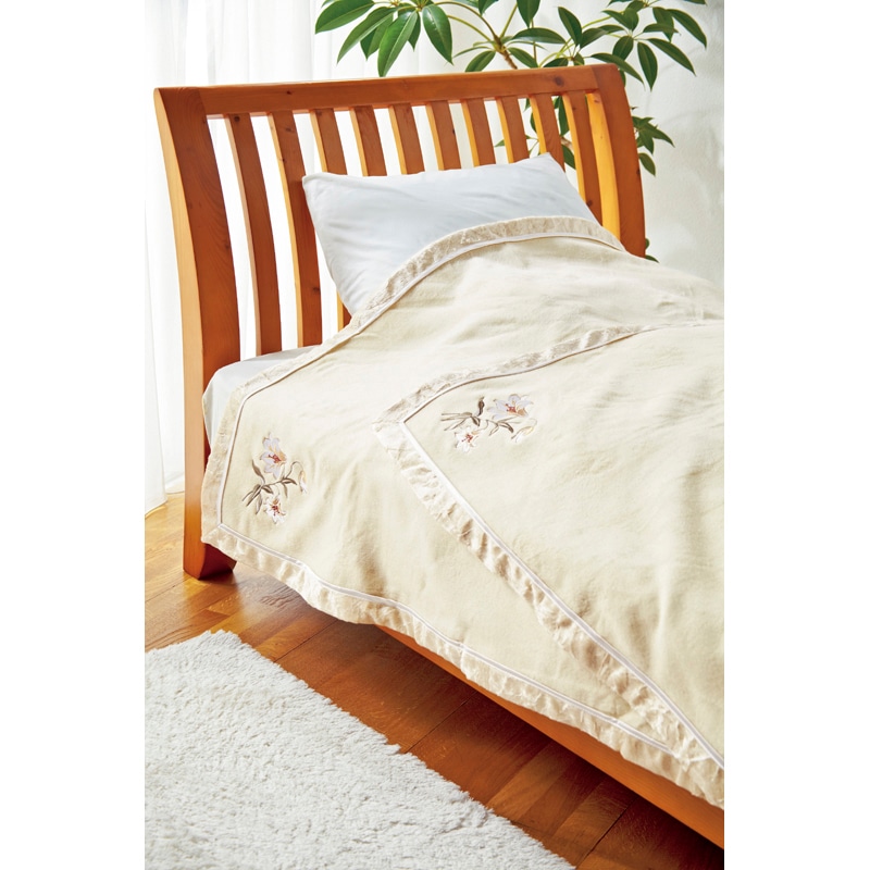 木箱入り はなしずか シルク毛布(毛羽部分) | ギフト,寝具 | tool Pad