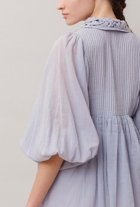 Cotton Gauze Pin-tuck Gather Sleeve Blouse