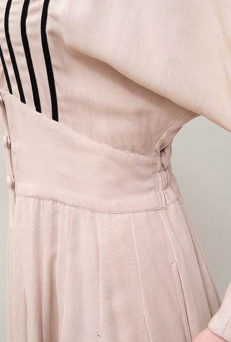 Velvet Tape Rayon Dolman Tuck Flare Middle Dress 