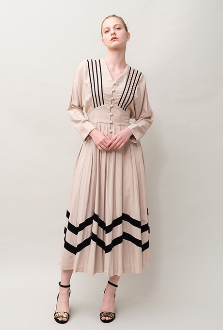 Velvet Tape Rayon Dolman Tuck Flare Middle Dress 