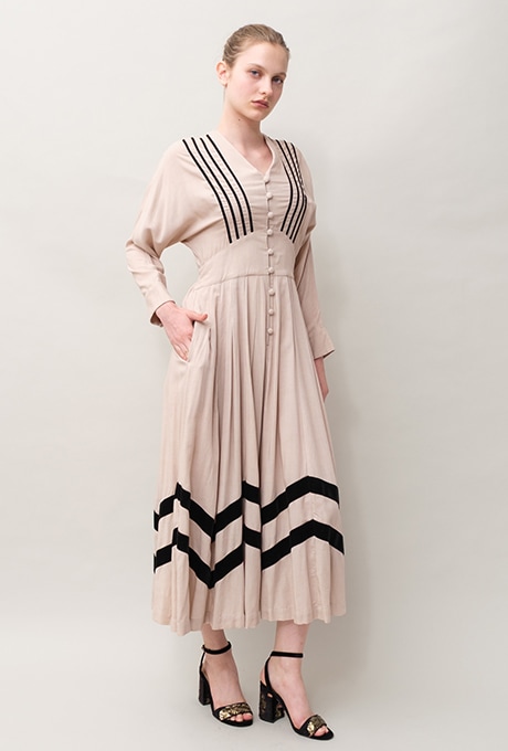 Velvet Tape Rayon Dolman Tuck Flare Middle Dress 