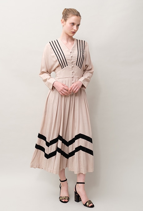 Velvet Tape Rayon Dolman Tuck Flare Middle Dress 