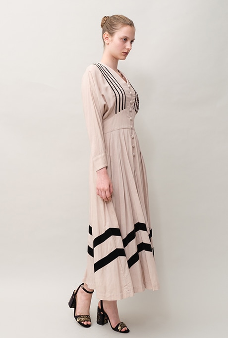 Velvet Tape Rayon Dolman Tuck Flare Middle Dress 