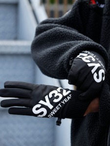 SY32 by SWEET YEARS ��BIG LOGO STRETCH GLOVES��BLACK�ڥ����磻�����ƥ��ȥ��Х����������ȥ��䡼����