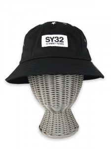 SY32 by SWEET YEARS ��BAME TAG BUCKET HAT��BLACK�ڥ����磻�����ƥ��ȥ��Х����������ȥ��䡼����