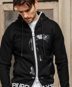 1PIU1UGUALE3 RELAX「ビッグファスナー3ロゴプリントパーカー」 BLACK【ウノピゥウノウグァーレトレ リラックス】