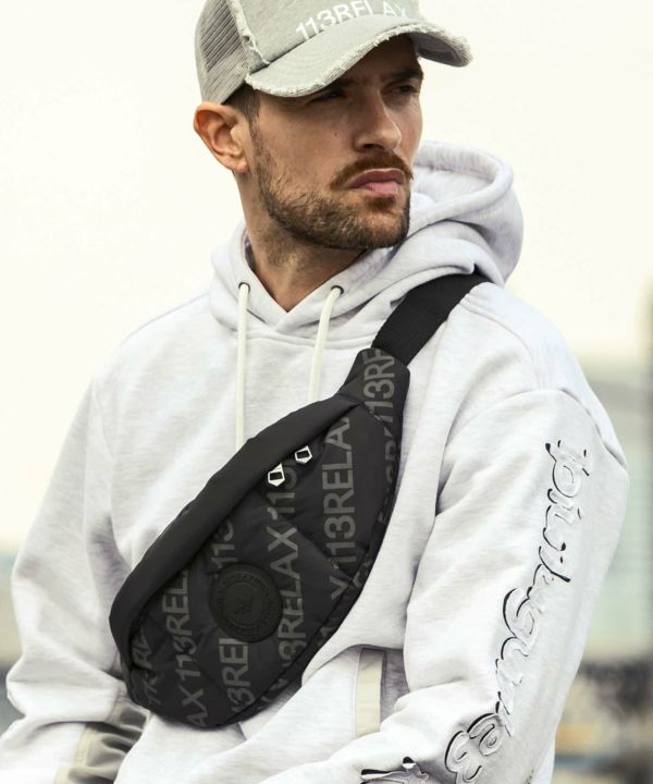 総柄パデッドボディバッグ 1PIU1UGUALE3 RELAX BLACK×BLACK ウノ