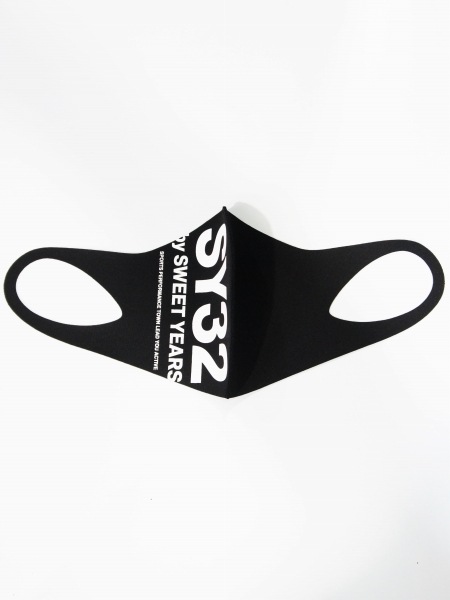 SY32 by SWEET YEARS��VERTICAL LOGO MASK��BLACK