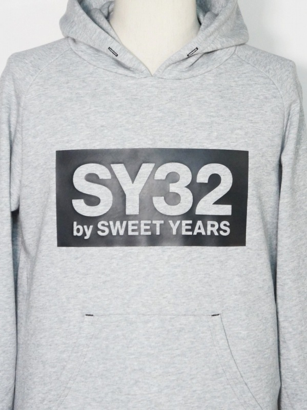 SY32 by SWEET YEARS��BOX LOGO P/O HOODIE��GRAY