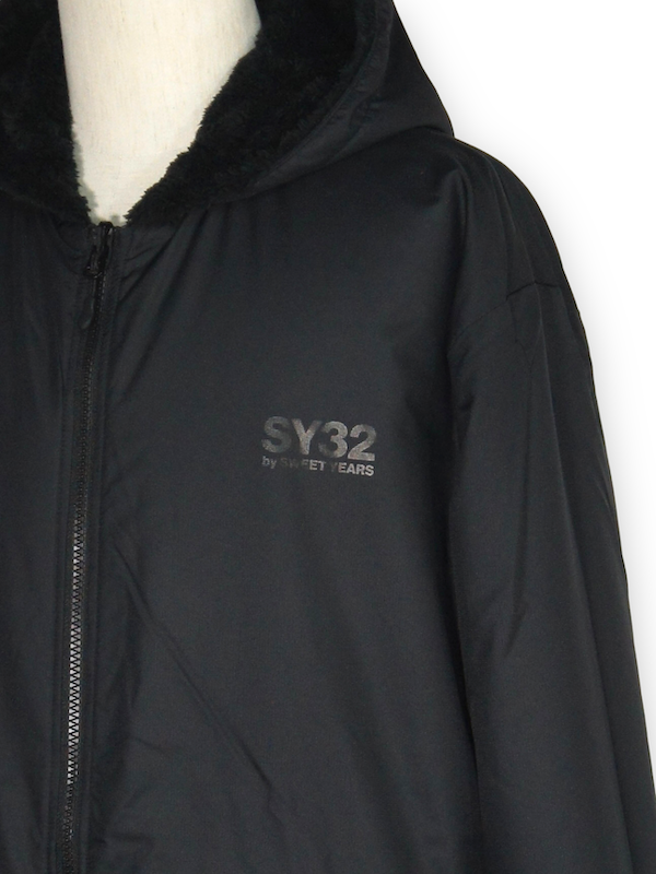 SY32 by SWEET YEARS��REVERSIBLE BOA HOODIE��BLACK