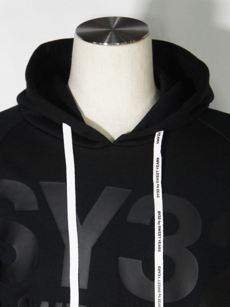 SY32 by SWEET YEARS��BIG LOGO HOODIE��BLACK��BLACK�ڥ����磻�����ƥ��ȥ��Х����������ȥ��䡼����