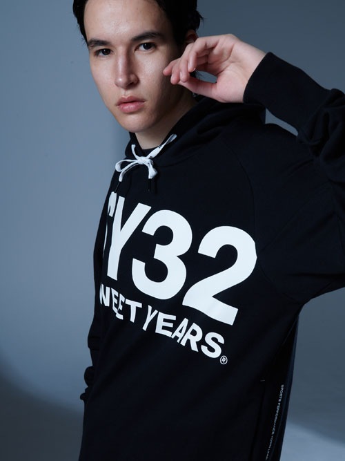 SY32 by SWEET YEARS「BIG LOGO HOODIE」BLACK×WHITE【エスワイ