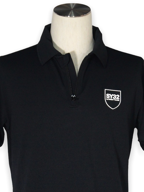 SY32 by SWEET YEARS��ACTIVE BACK PRINT ZIP POLO SHIRTS��BLACK