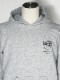 SY32 by SWEET YEARS��SHIELD LOGO P/O HOODIE��GRAY
