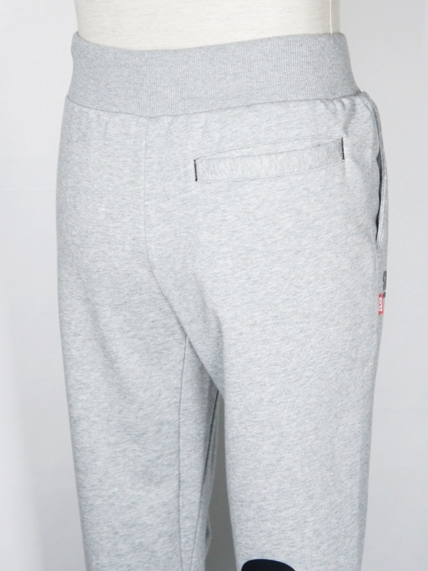 SY32 by SWEET YEARS��SHIELD LOGO SWEAT PANTS��GRAY