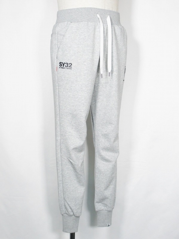 SY32 by SWEET YEARS��SHIELD LOGO SWEAT PANTS��GRAY