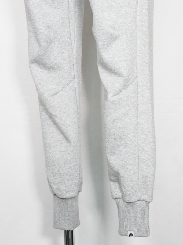 SY32 by SWEET YEARS��SHIELD LOGO SWEAT PANTS��GRAY