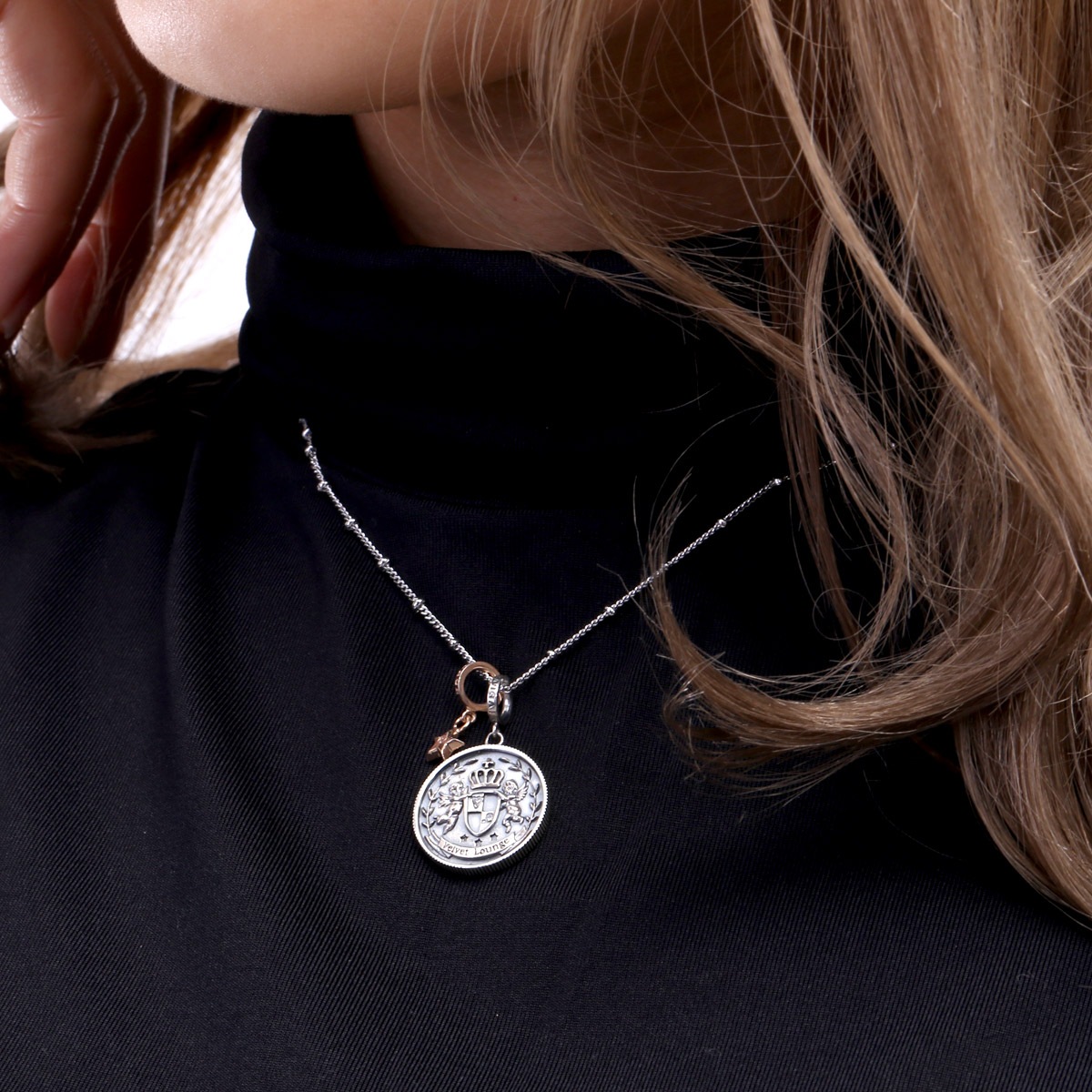 Velvet Lounge ��ANGEL MEDAL PENDANT��