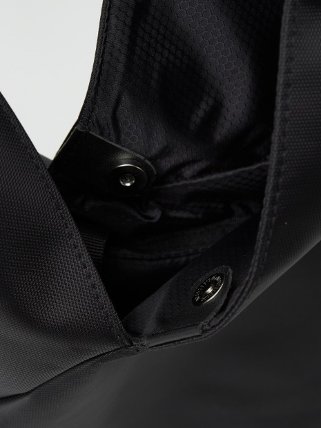 �ڷ��̡�������Ǻ����� �桼�ƥ���ƥ� ���ŤޥХå� A4�������б� 15.6�����PC��Ǽ��ǽ �֥�å� alfredoBANNISTER ����ե�åɥХ˥�����