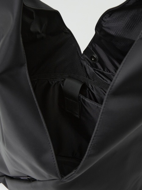 �ڷ��̡�������Ǻ����� �桼�ƥ���ƥ� ���ŤޥХå� A4�������б� 15.6�����PC��Ǽ��ǽ �֥�å� alfredoBANNISTER ����ե�åɥХ˥�����