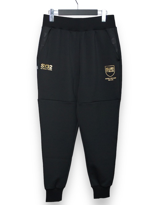 ���祬���ѥ�� DOUBLE KNIT EMBOSS CAMO SHIELD LOGO PANTS BLACK��GOLD SY32 by SWEET YEARS �����磻�����ƥ����ȥ��Х����������ȥ��䡼��
