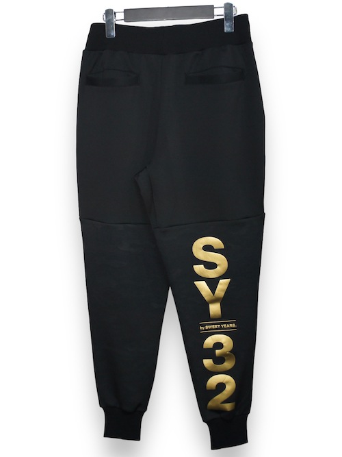 ���祬���ѥ�� DOUBLE KNIT EMBOSS CAMO SHIELD LOGO PANTS BLACK��GOLD SY32 by SWEET YEARS �����磻�����ƥ����ȥ��Х����������ȥ��䡼��