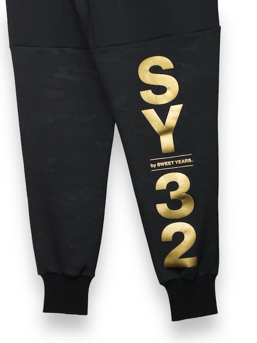 ���祬���ѥ�� DOUBLE KNIT EMBOSS CAMO SHIELD LOGO PANTS BLACK��GOLD SY32 by SWEET YEARS �����磻�����ƥ����ȥ��Х����������ȥ��䡼��