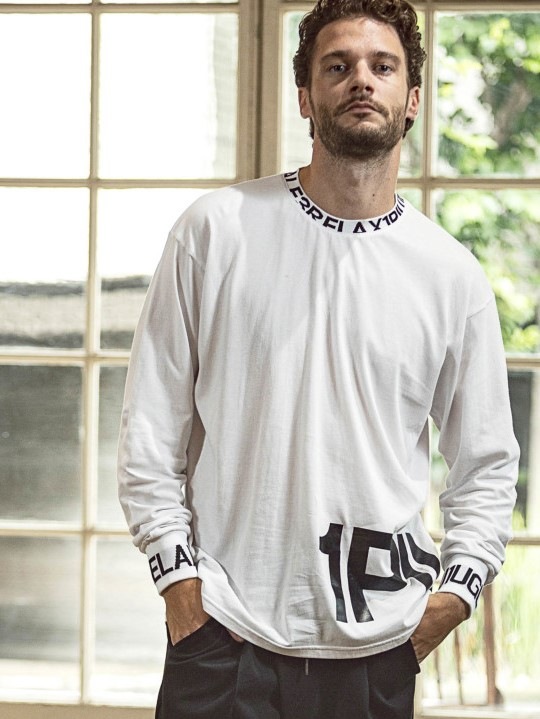 1PIU1UGUALE3 RELAX�֥磻�ɥͥå�����ĹµT����ġ�WHITE�ڥ��Υԥ����Υ���������ȥ� ���å�����