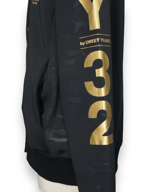 ZIP�ա��ǥ��� DOUBLE KNIT EMBOSS CAMO SHIELD LOGO ZIP HOODIE BLACK��GOLD SY32 by SWEET YEARS �����磻�����ƥ��ȥ��Х����������ȥ��䡼��