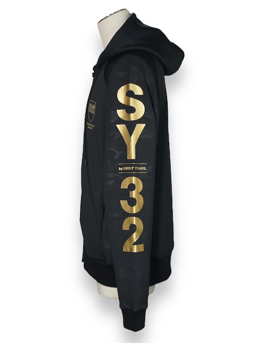 ZIP�ա��ǥ��� DOUBLE KNIT EMBOSS CAMO SHIELD LOGO ZIP HOODIE BLACK��GOLD SY32 by SWEET YEARS �����磻�����ƥ��ȥ��Х����������ȥ��䡼��