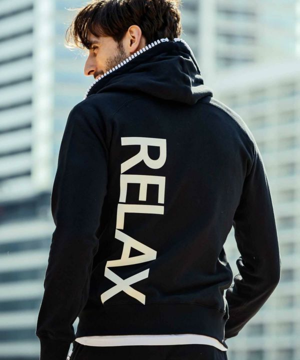 縦ロゴスウェットパーカー ブラック 1PIU1UGUALE3 RELAX ウノピゥ