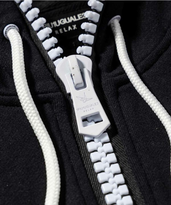 縦ロゴスウェットパーカー ブラック 1PIU1UGUALE3 RELAX ウノ