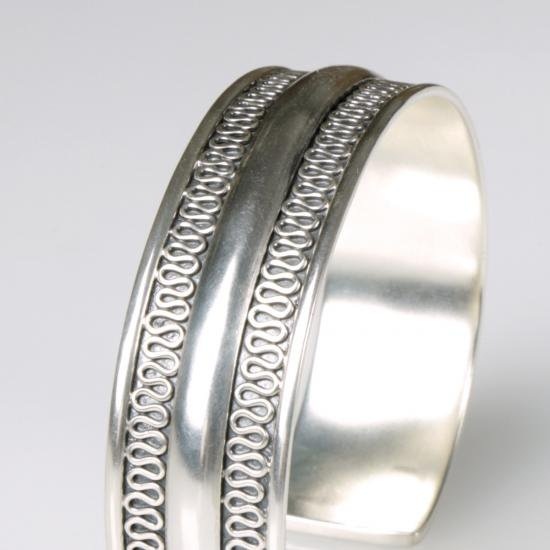 made by VELVET LOUNGE ��WAVE CHAIN BANGLE�� ��� : 22,000��(�ǹ�)