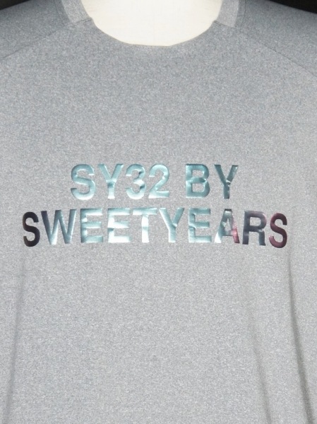 SY32 by SWEET YEARS��IRIDESCENT LOGO PRACTICE SHIRTS��GRAY