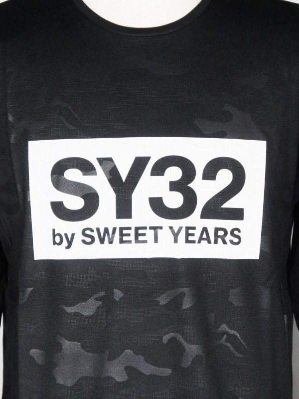 SY32 by SWEET YEARS��EMBOSS CAMO BOX LOGO L/S TEE��BLACK��WHITE