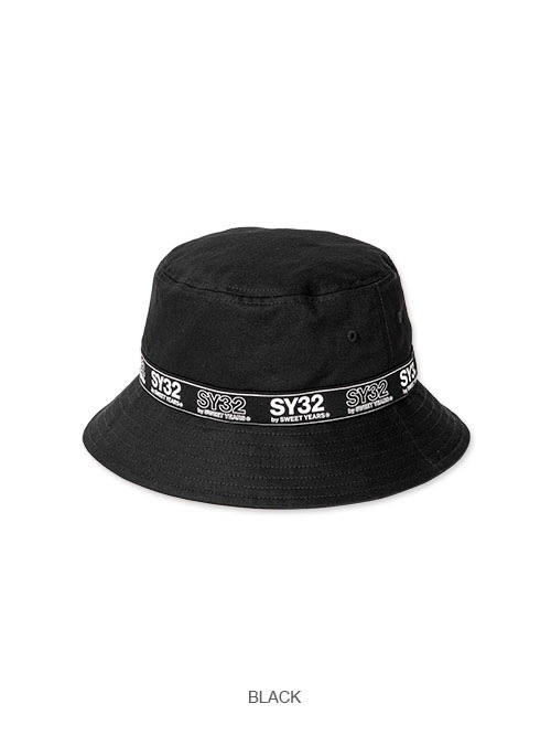 SY32 by SWEET YEARS��TAPE LOGO BUCKET HAT��BLACK