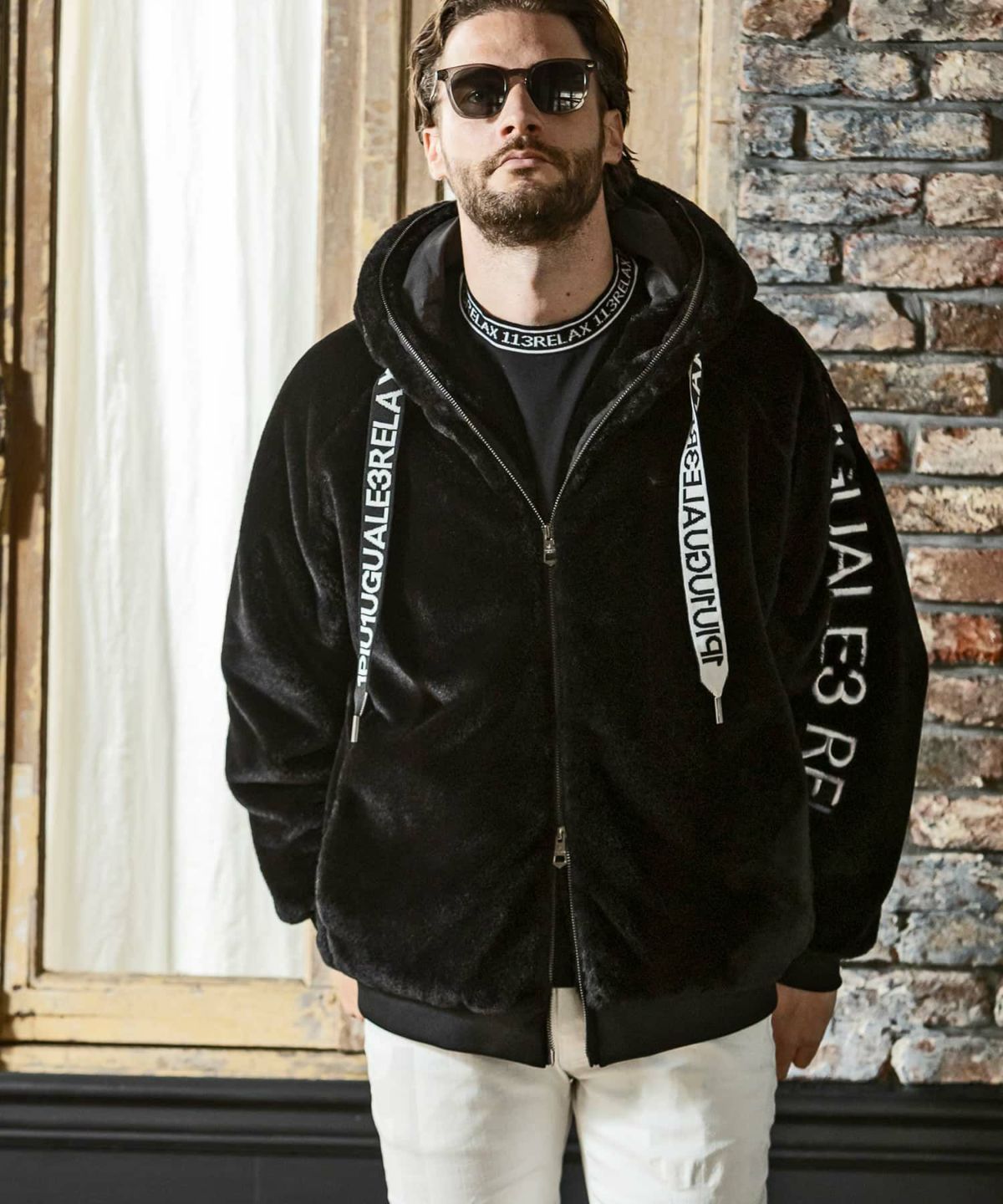 ネックロゴロングTシャツ ブラック 1PIU1UGUALE3 RELAX ウノピゥウノウ